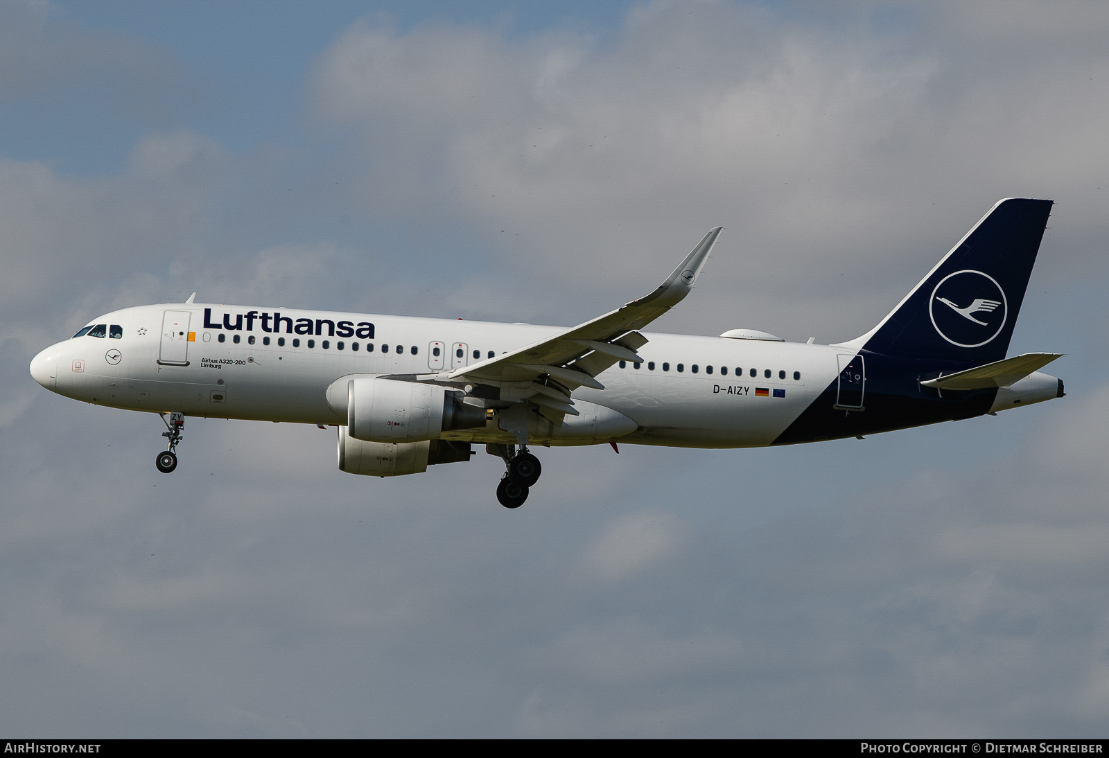 Aircraft Photo of D-AIZY | Airbus A320-214 | Lufthansa | AirHistory.net #661125