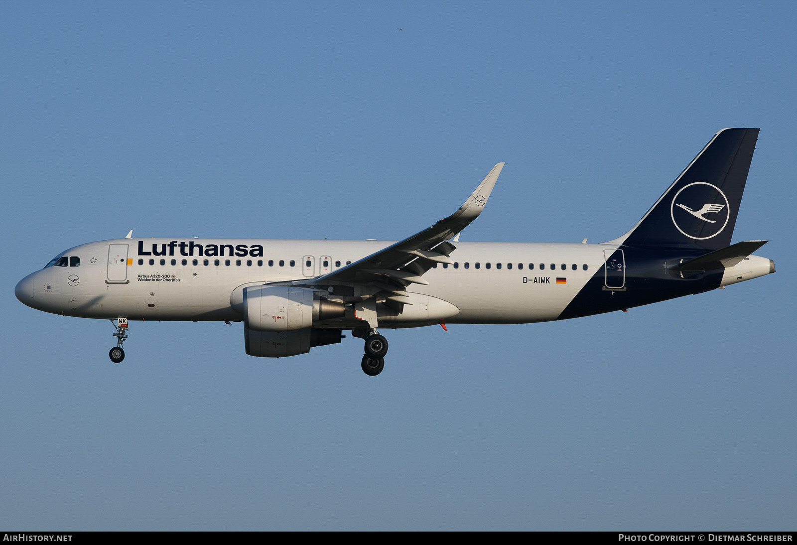 Aircraft Photo of D-AIWK | Airbus A320-214 | Lufthansa | AirHistory.net #661140