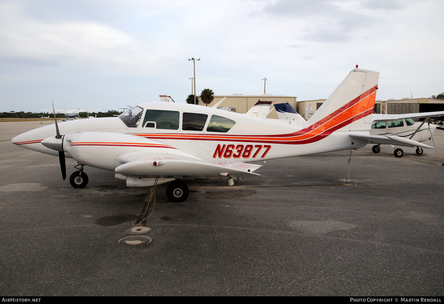 Aircraft Photo of N63877 | Piper PA-23-250 Aztec F | AirHistory.net #661168