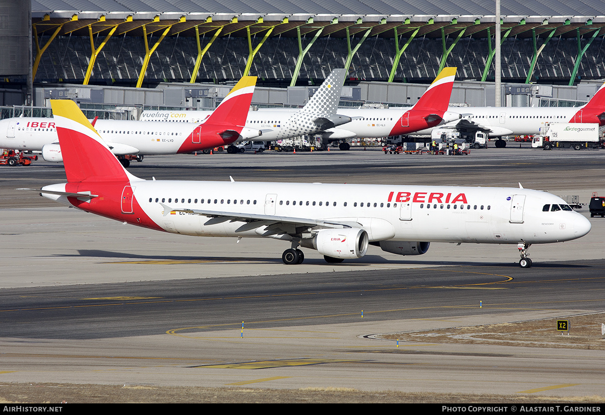 Aircraft Photo of EC-HUH | Airbus A321-211 | Iberia | AirHistory.net #661192