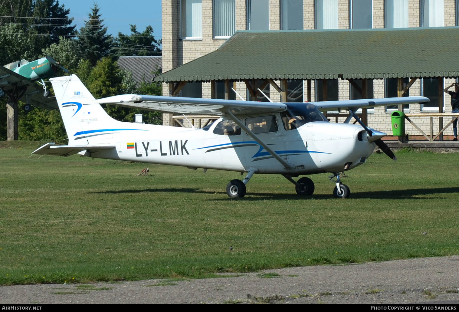 Aircraft Photo of LY-LMK | Cessna 172S(Centurion) Skyhawk SP | AirHistory.net #661237