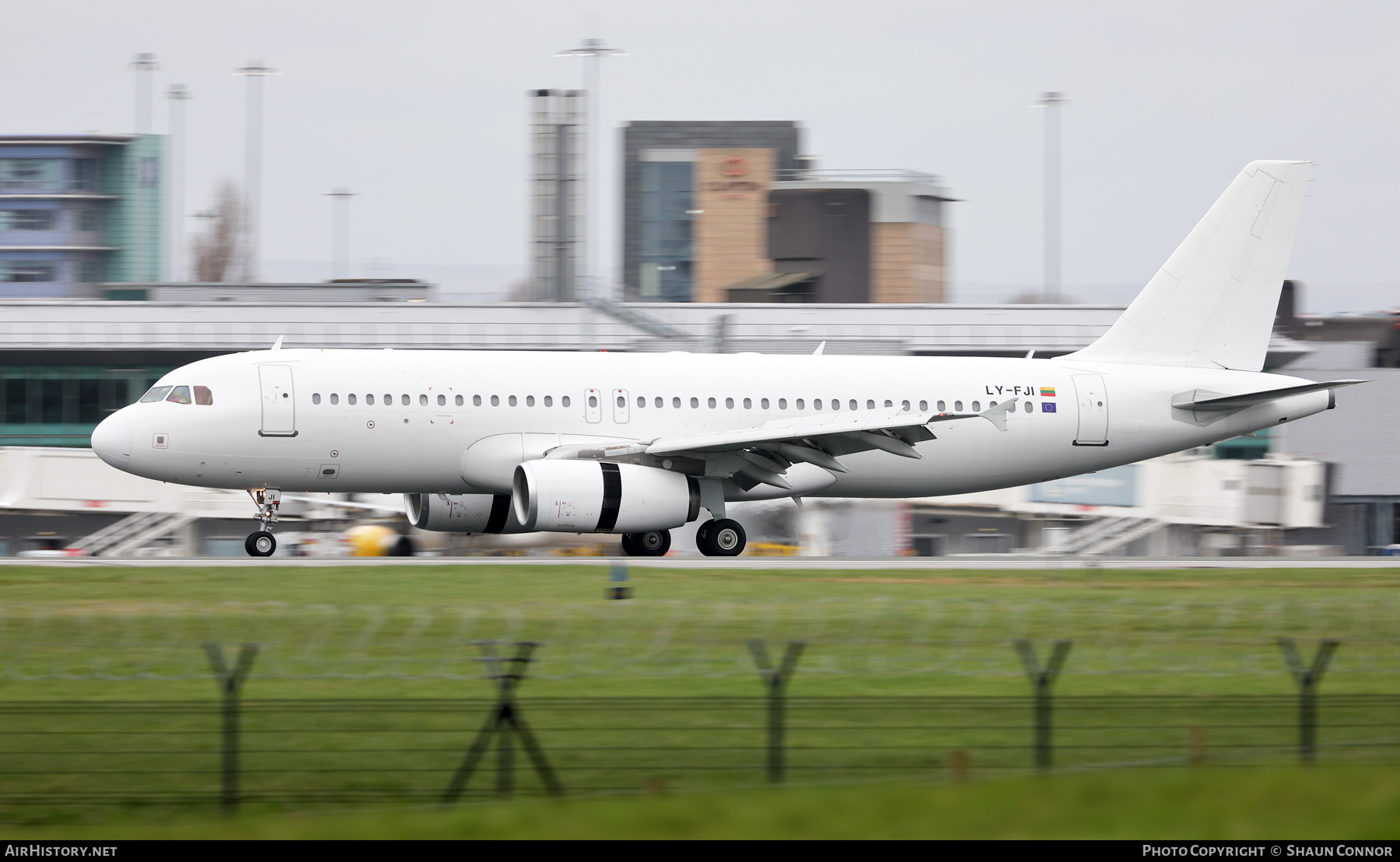 Aircraft Photo of LY-FJI | Airbus A320-232 | AirHistory.net #661409