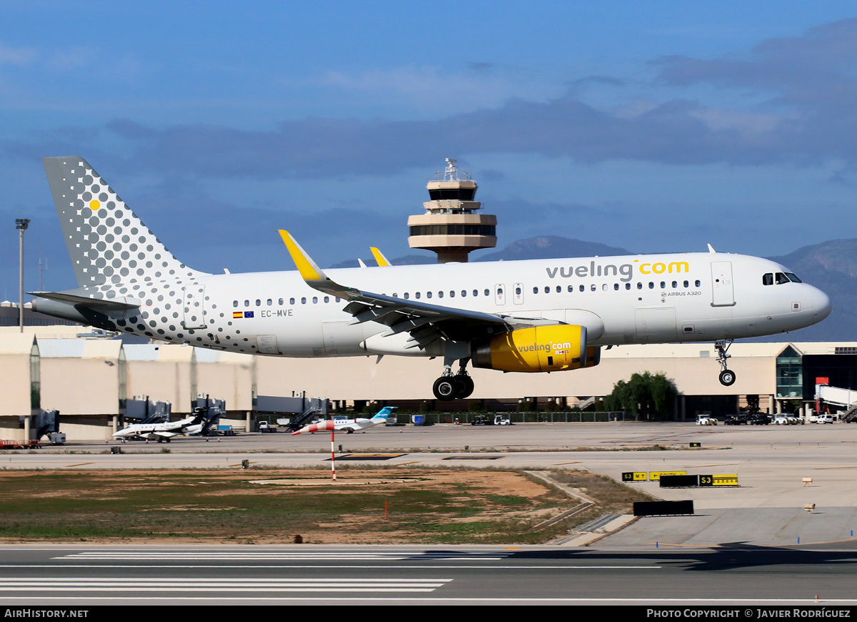 Aircraft Photo of EC-MVE | Airbus A320-232 | Vueling Airlines | AirHistory.net #661427