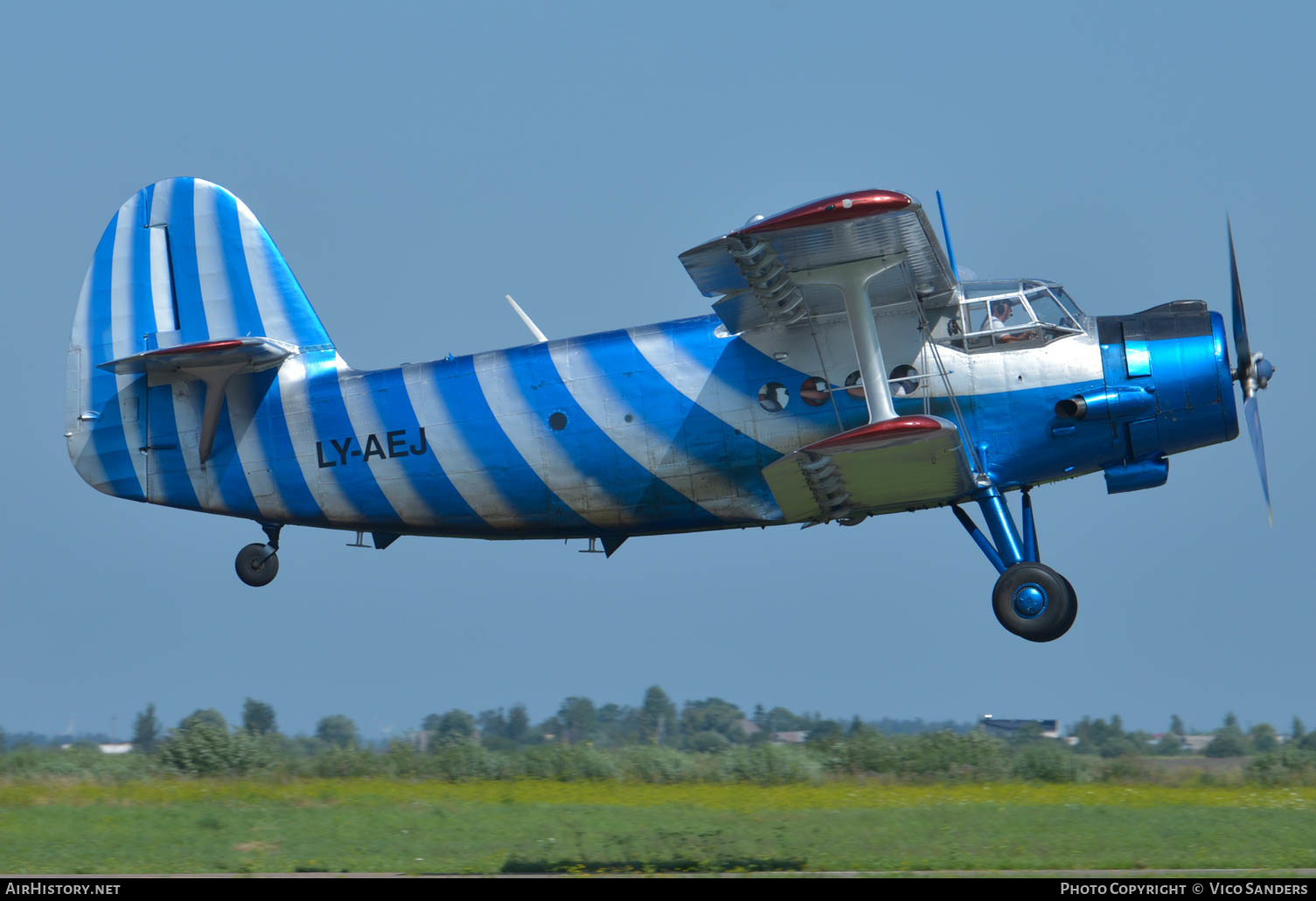 Aircraft Photo of LY-AEJ | Antonov An-2R | AirHistory.net #661721