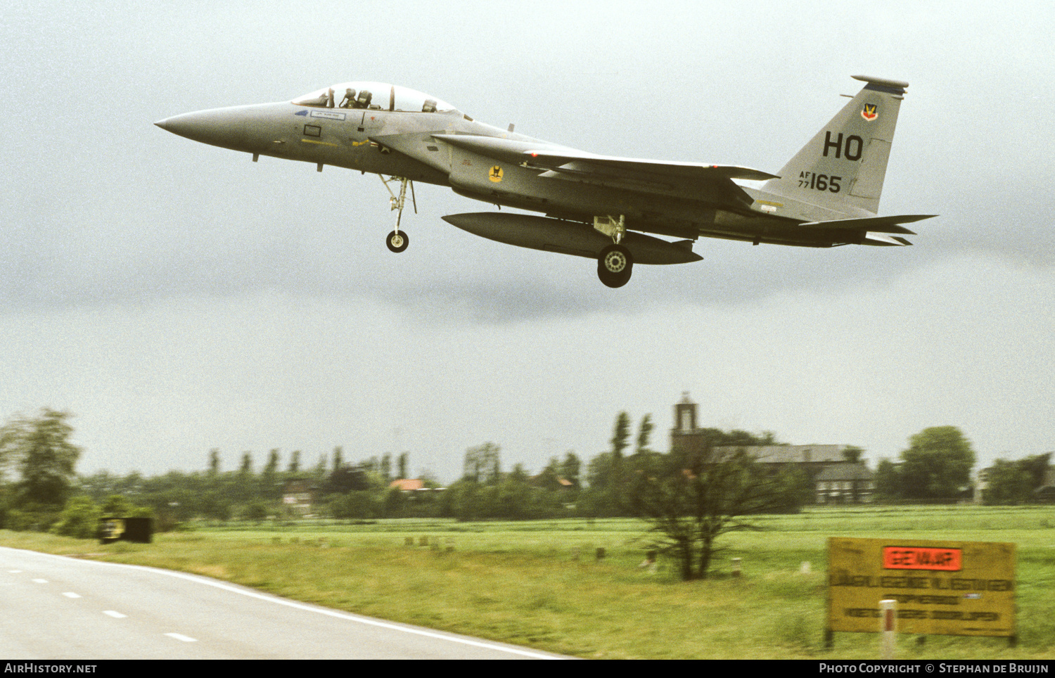 Aircraft Photo of 77-0165 / AF77-165 | McDonnell Douglas F-15B Eagle | USA - Air Force | AirHistory.net #661742