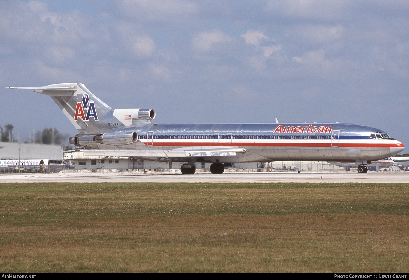 Aircraft Photo of N712AA | Boeing 727-223/Adv | American Airlines | AirHistory.net #661801