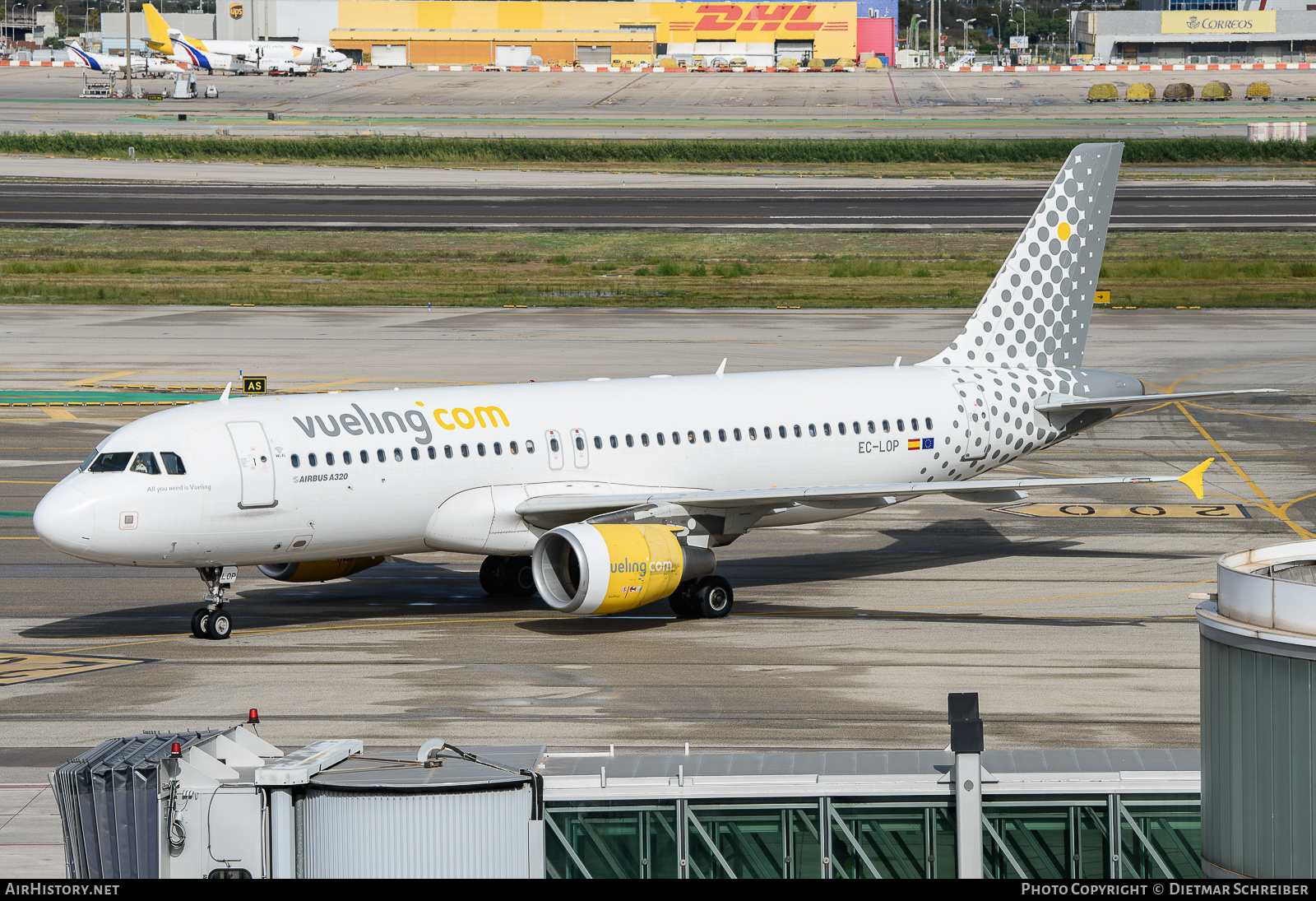Aircraft Photo of EC-LOP | Airbus A320-214 | Vueling Airlines | AirHistory.net #661898