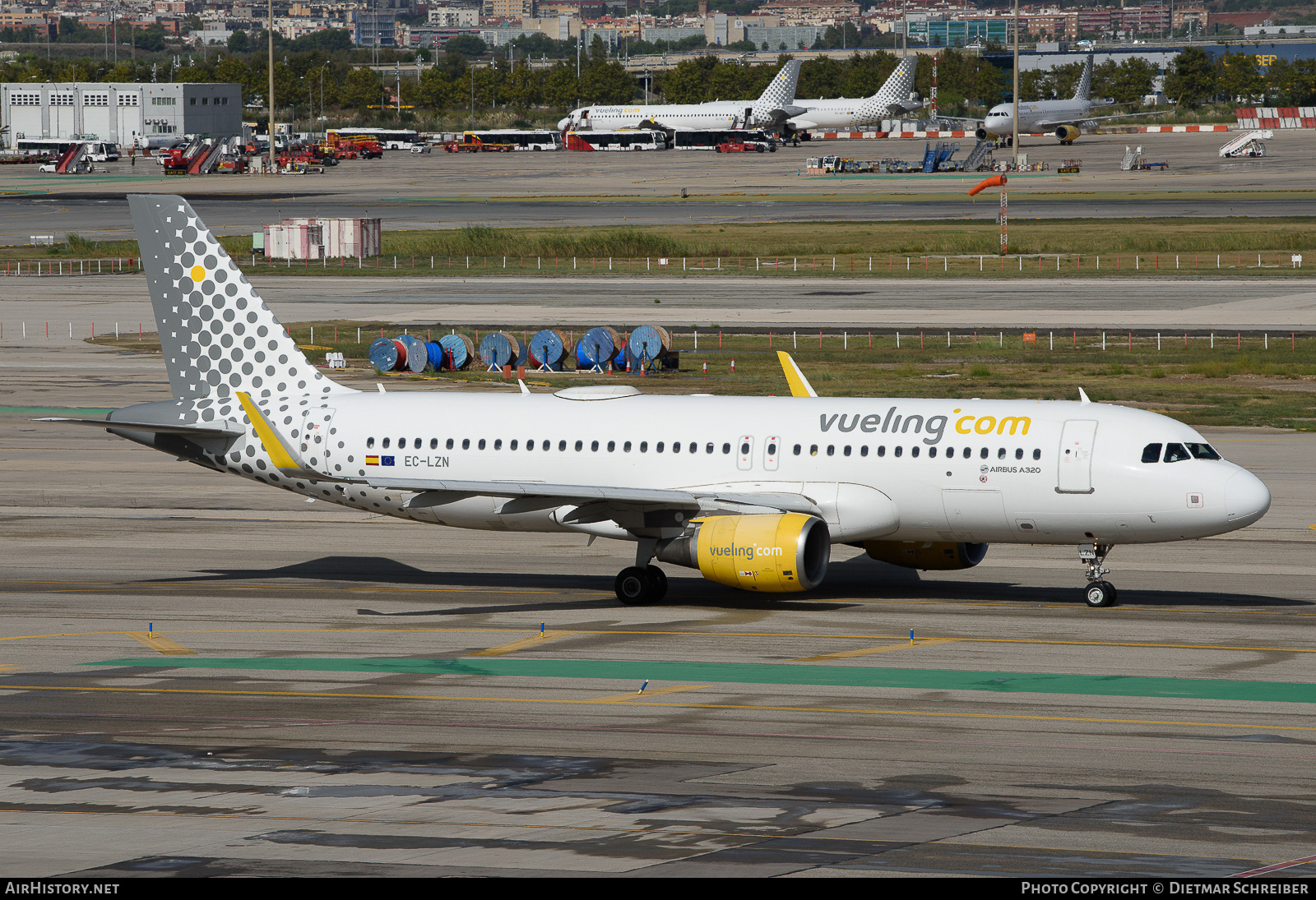 Aircraft Photo of EC-LZN | Airbus A320-214 | Vueling Airlines | AirHistory.net #661925