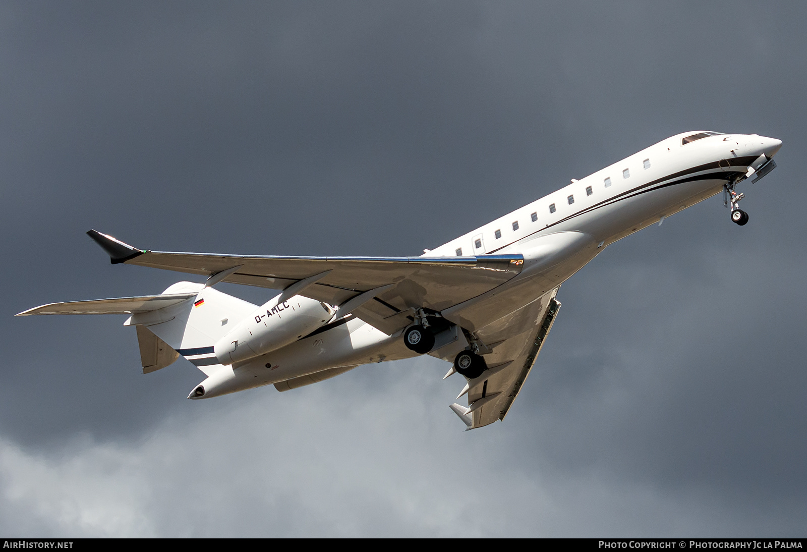 Aircraft Photo of D-AMLC | Bombardier Global 6000 (BD-700-1A10) | AirHistory.net #662096