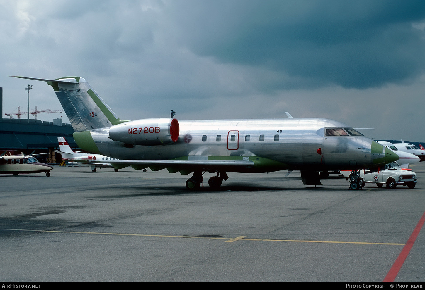 Aircraft Photo of N2720B | Canadair Challenger 600S (CL-600-1A11) | AirHistory.net #662168
