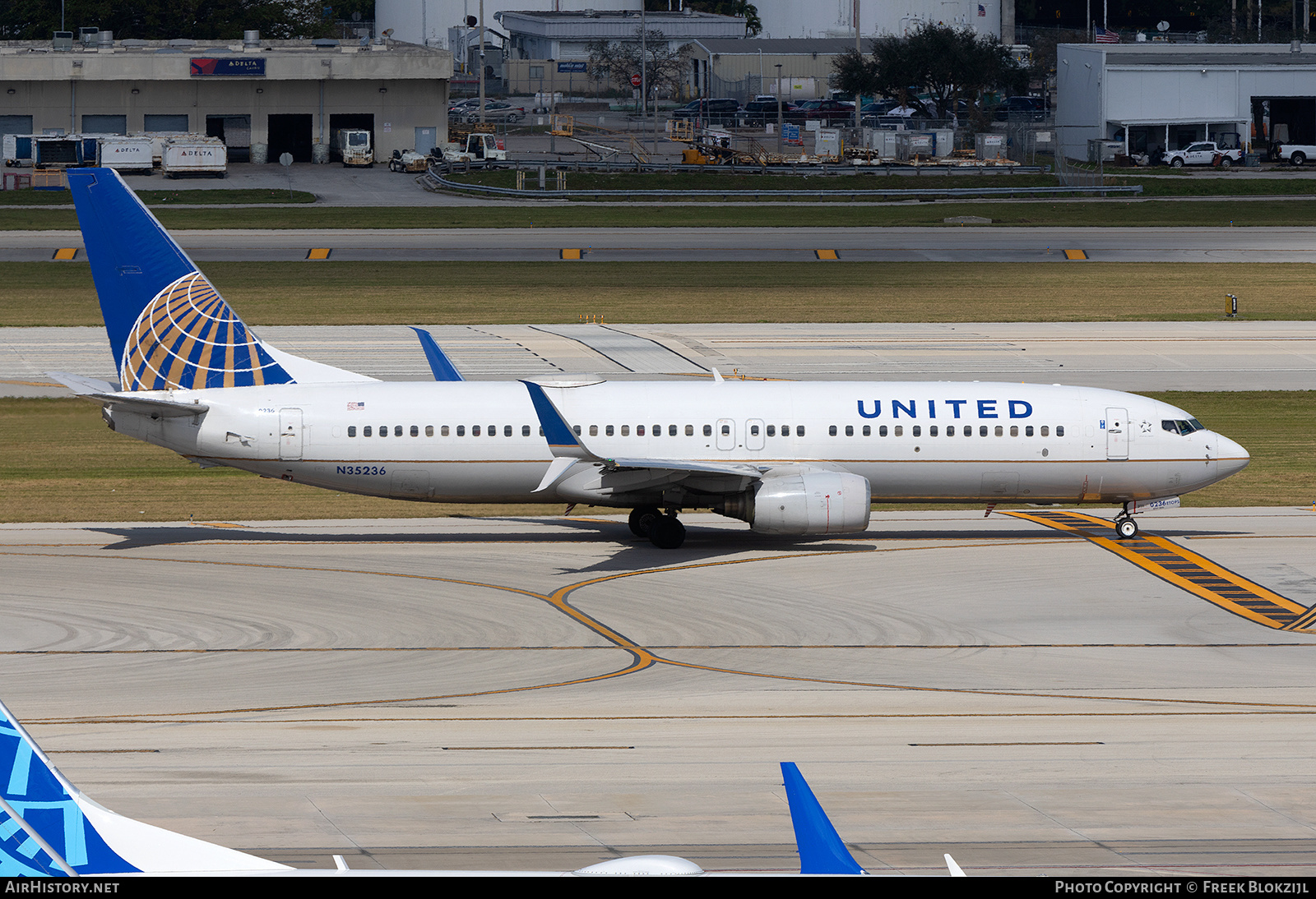 Aircraft Photo of N35236 | Boeing 737-824 | United Airlines | AirHistory.net #662179