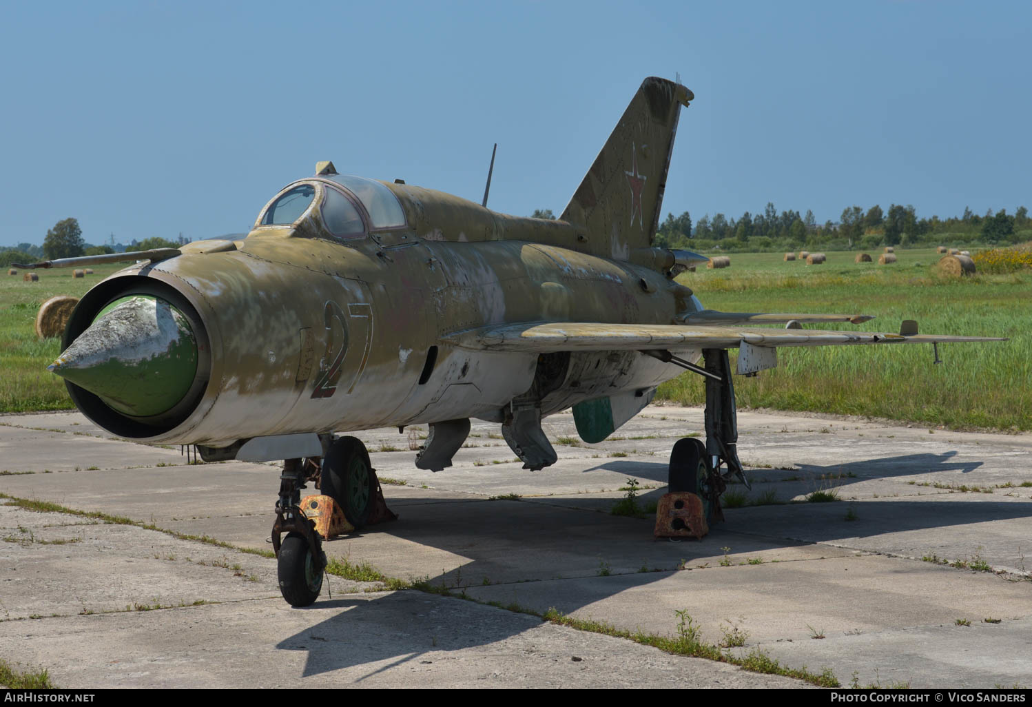 Aircraft Photo of 27 | Mikoyan-Gurevich MiG-21PFM | Russia - Air Force | AirHistory.net #662215