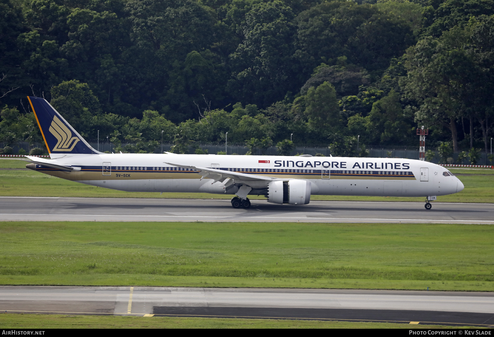 Aircraft Photo of 9V-SCK | Boeing 787-10 Dreamliner | Singapore Airlines | AirHistory.net #662236