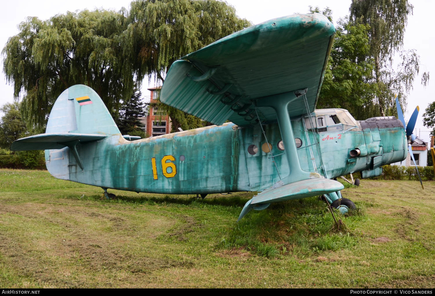 Aircraft Photo of 16 | Antonov An-2P | Lithuania - Air Force | AirHistory.net #662238