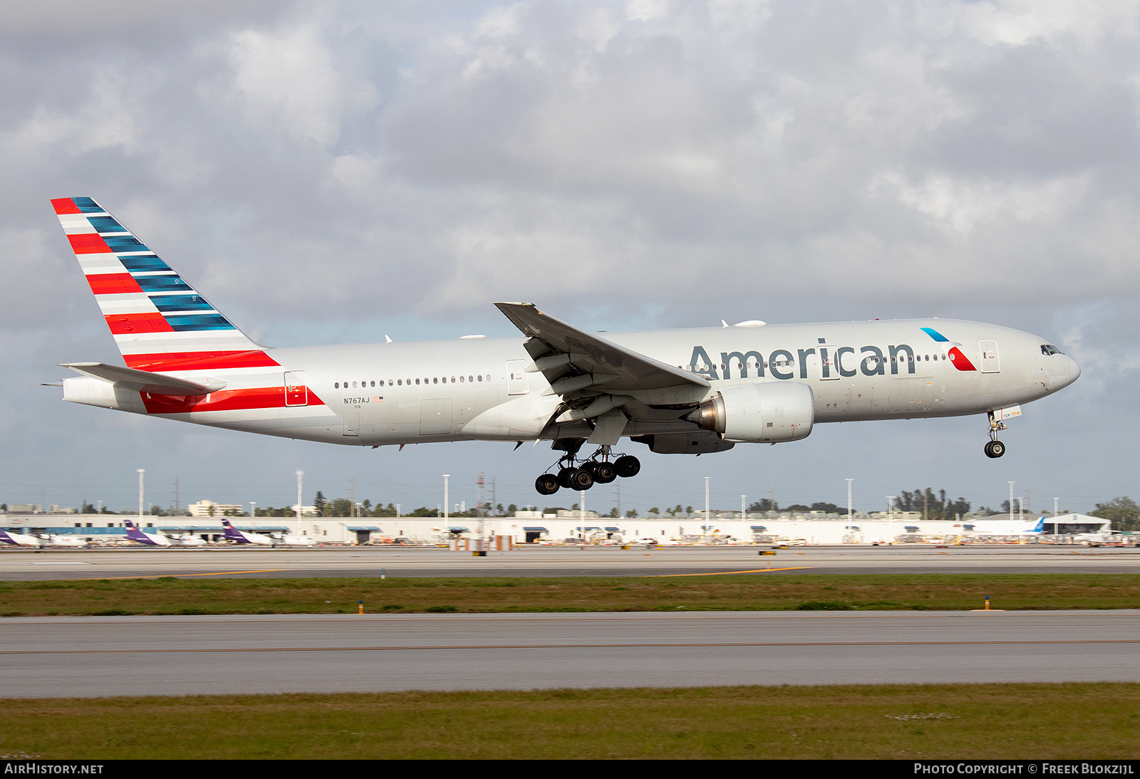 Aircraft Photo of N767AJ | Boeing 777-223/ER | American Airlines | AirHistory.net #662255