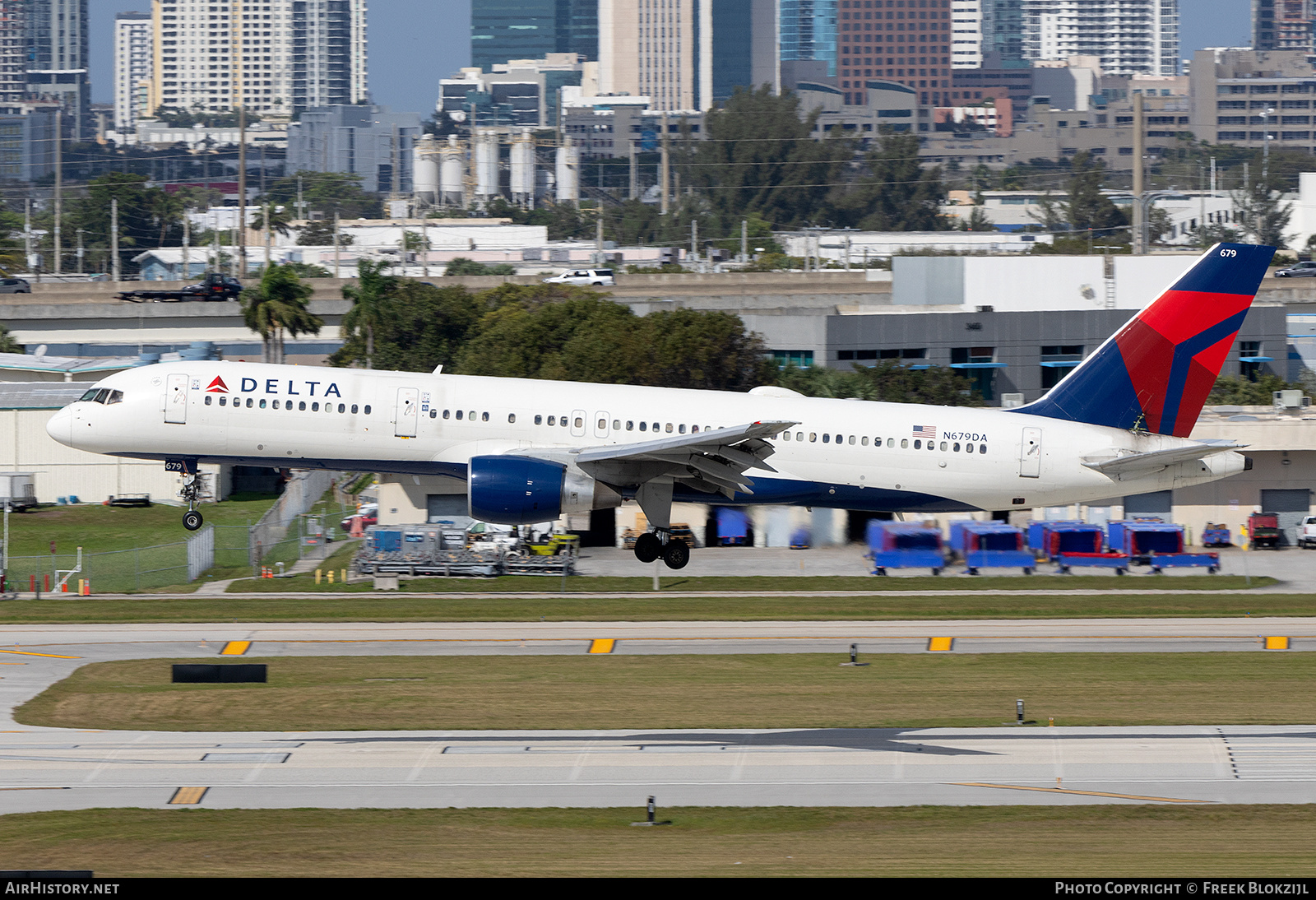Aircraft Photo of N679DA | Boeing 757-232 | Delta Air Lines | AirHistory.net #662349