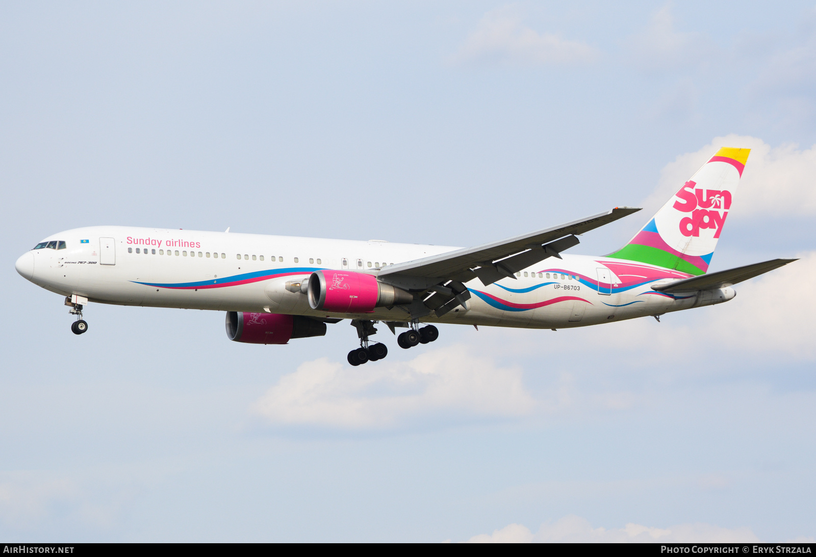 Aircraft Photo of UP-B6703 | Boeing 767-332/ER | Sunday Airlines | AirHistory.net #662648