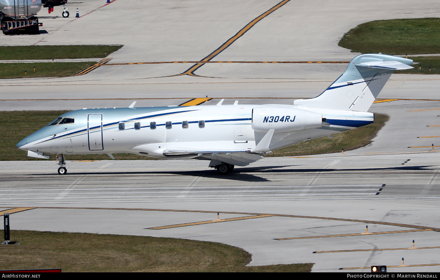 Aircraft Photo of N304RJ | Bombardier Challenger 300 (BD-100-1A10) | AirHistory.net #662783