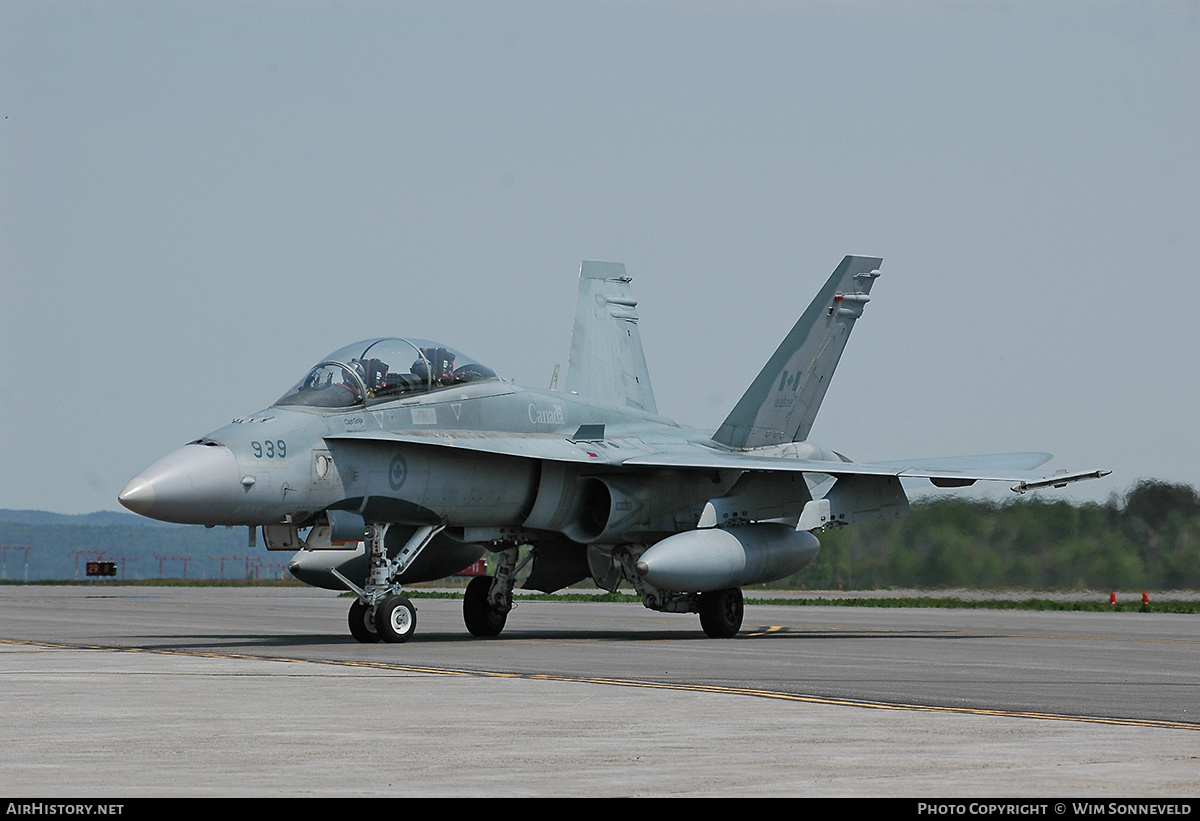 Aircraft Photo of 188939 | McDonnell Douglas CF-188B Hornet | Canada - Air Force | AirHistory.net #662924