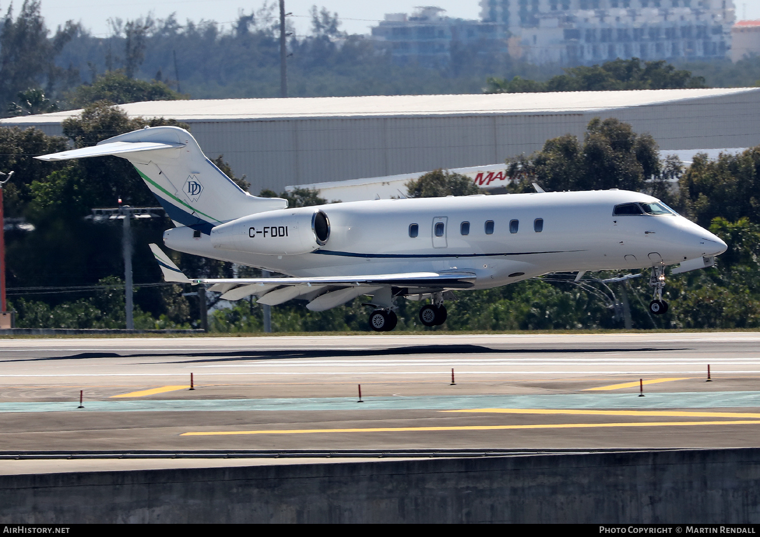 Aircraft Photo of C-FDDI | Bombardier Challenger 300 (BD-100-1A10) | AirHistory.net #662990