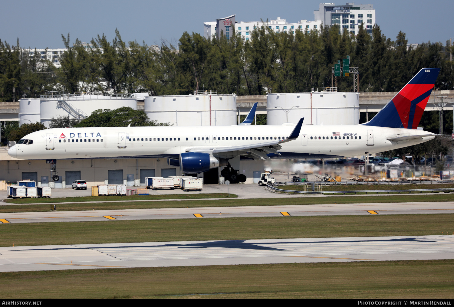 Aircraft Photo of N592NW | Boeing 757-351 | Delta Air Lines | AirHistory.net #662991