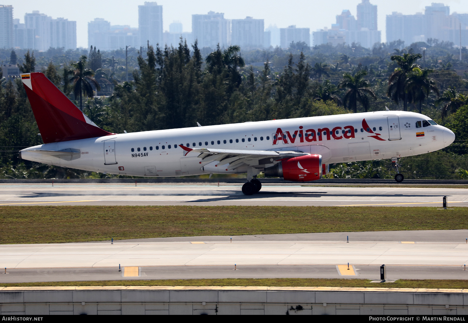 Aircraft Photo of N945AV | Airbus A320-214 | Avianca | AirHistory.net #662999