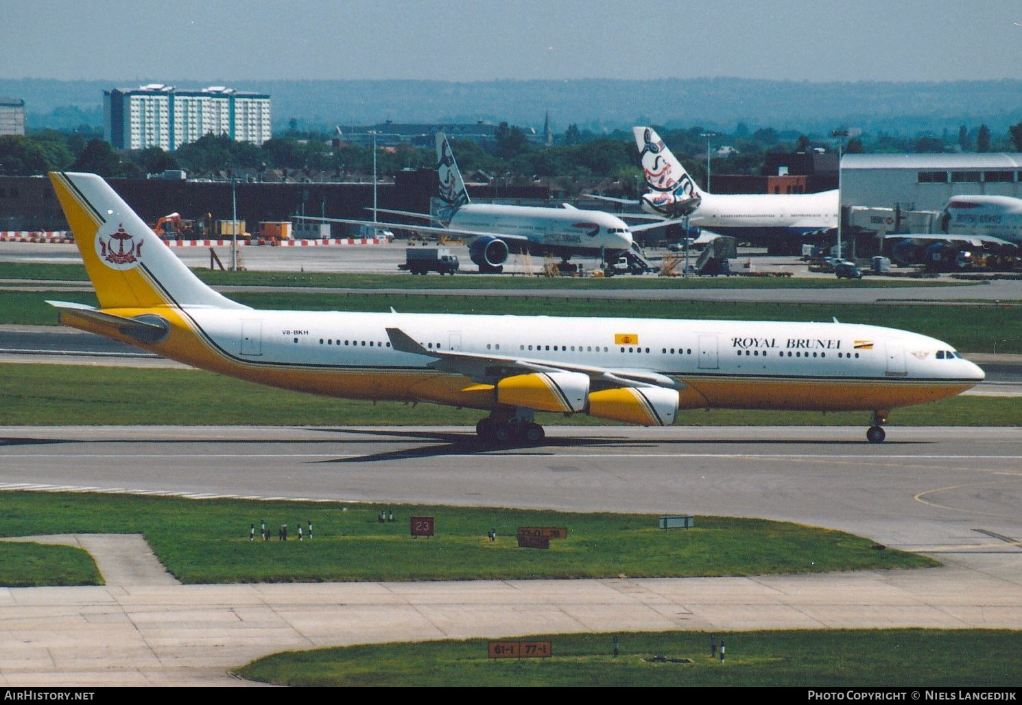 Aircraft Photo of V8-BKH | Airbus A340-212 | Royal Brunei Airlines | AirHistory.net #663140