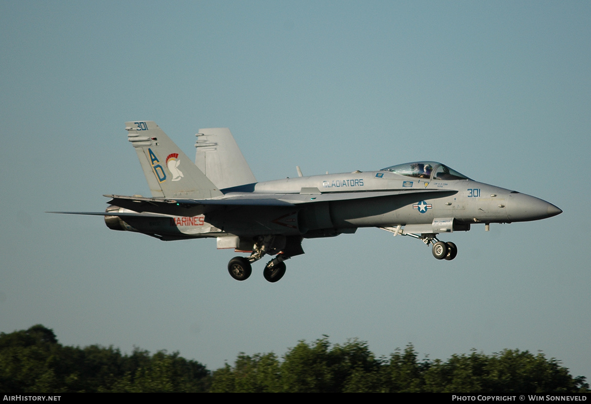 Aircraft Photo of 164230 | McDonnell Douglas F/A-18C Hornet | USA - Marines | AirHistory.net #663143