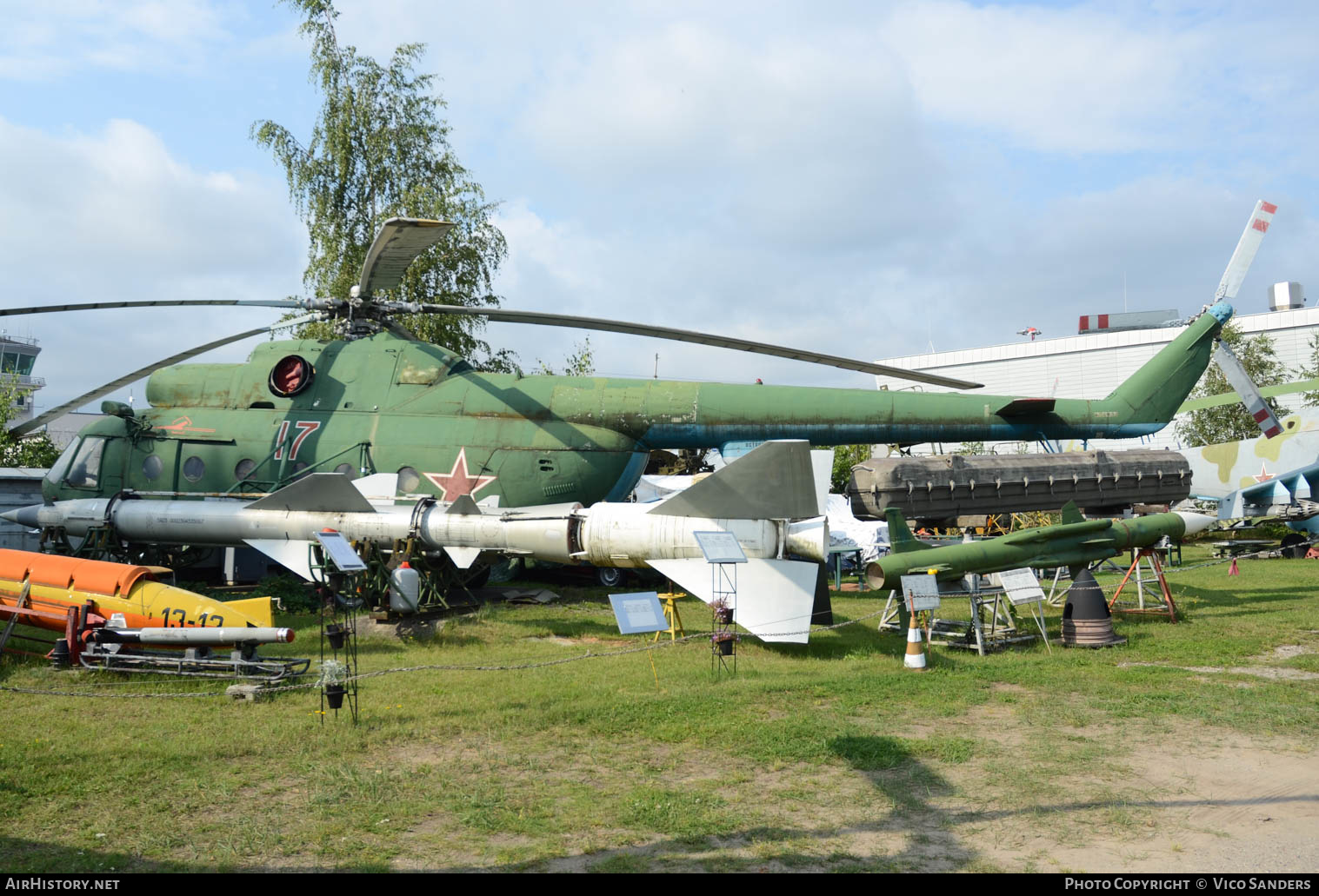 Aircraft Photo of 17 red | Mil Mi-8T | Soviet Union - Air Force | AirHistory.net #663257