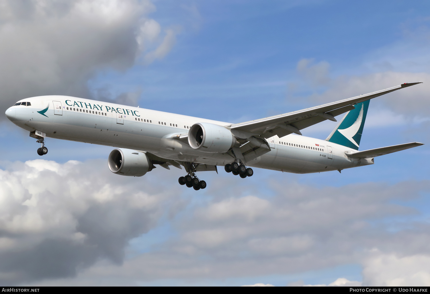 Aircraft Photo of B-KQB | Boeing 777-367/ER | Cathay Pacific Airways | AirHistory.net #663277