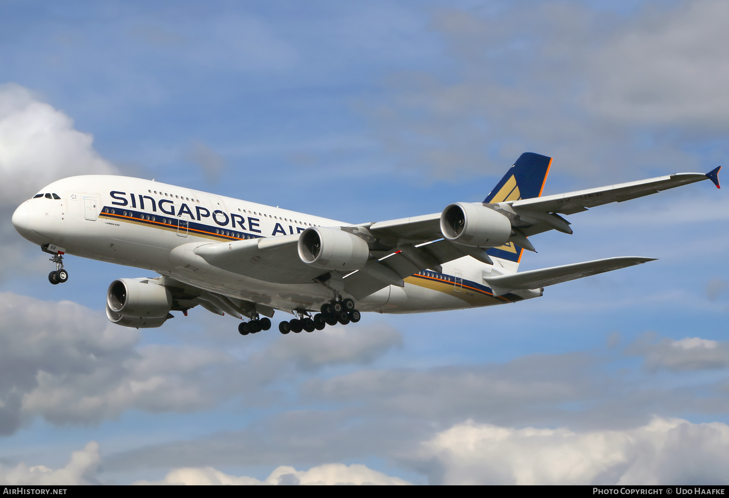 Aircraft Photo of 9V-SKR | Airbus A380-841 | Singapore Airlines | AirHistory.net #663282