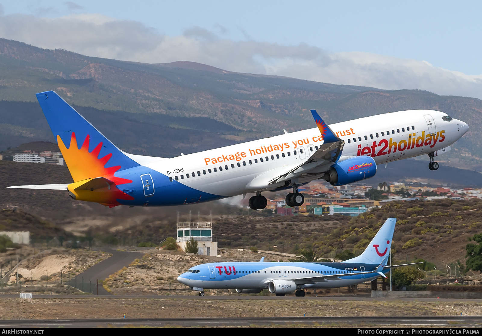 Aircraft Photo of G-JZHK | Boeing 737-800 | Jet2 Holidays | AirHistory.net #663337