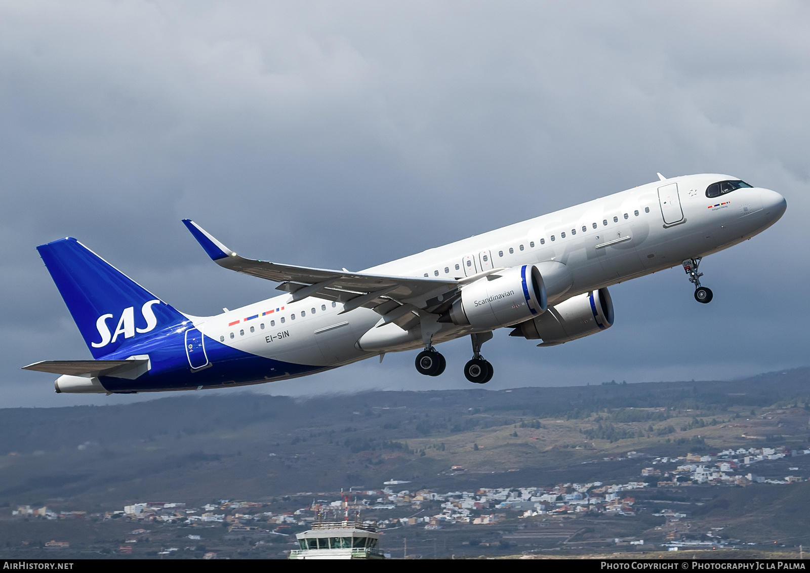 Aircraft Photo of EI-SIN | Airbus A320-251N | Scandinavian Airlines - SAS | AirHistory.net #663352