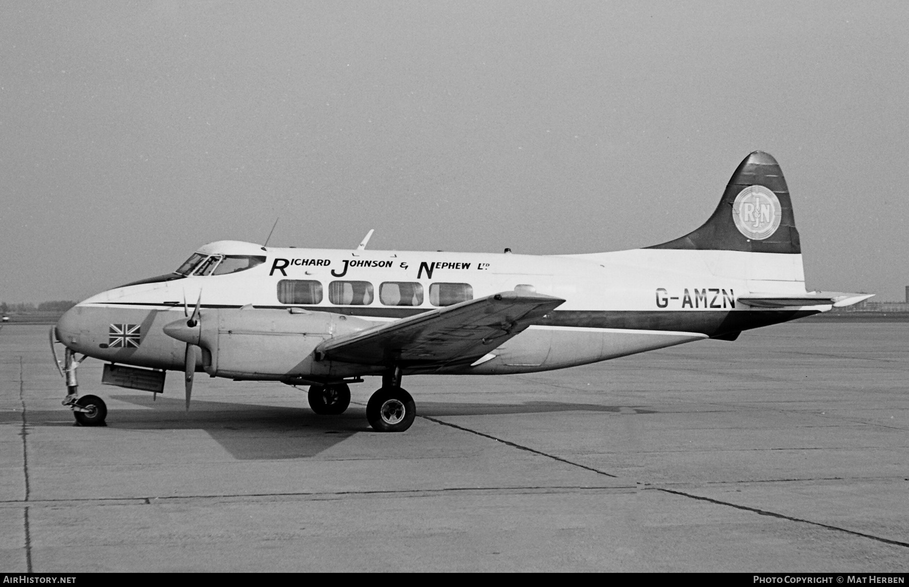 Aircraft Photo of G-AMZN | De Havilland D.H. 104 Dove 6 | Richard Johnson and Nephew | AirHistory.net #663356