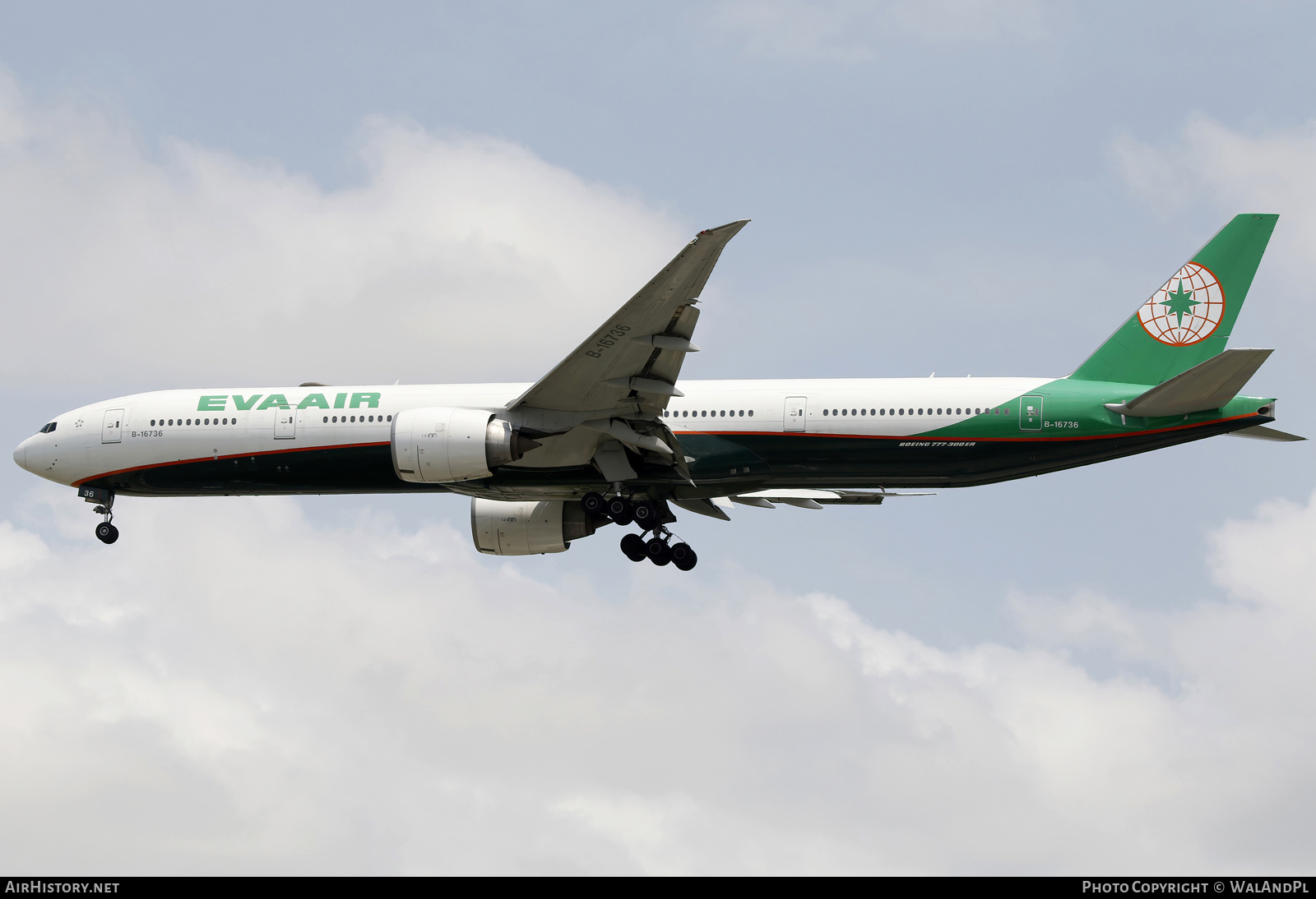 Aircraft Photo of B-16736 | Boeing 777-300/ER | EVA Air | AirHistory.net #663370