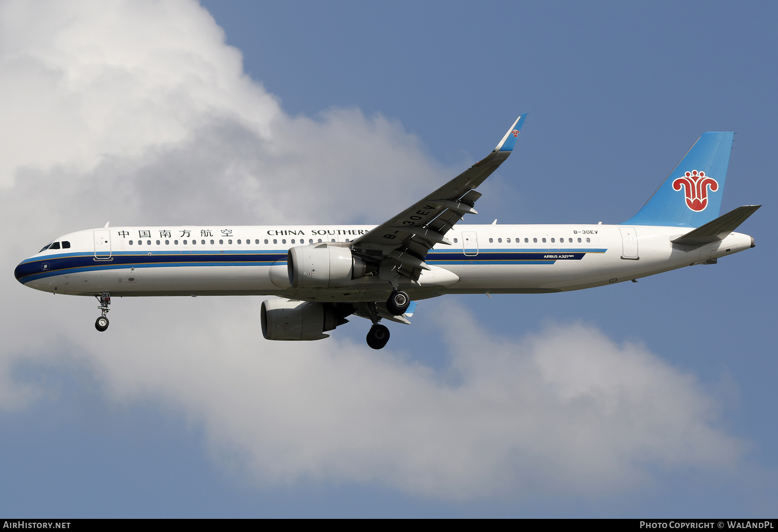 Aircraft Photo of B-30EV | Airbus A321-253NX | China Southern Airlines | AirHistory.net #663373