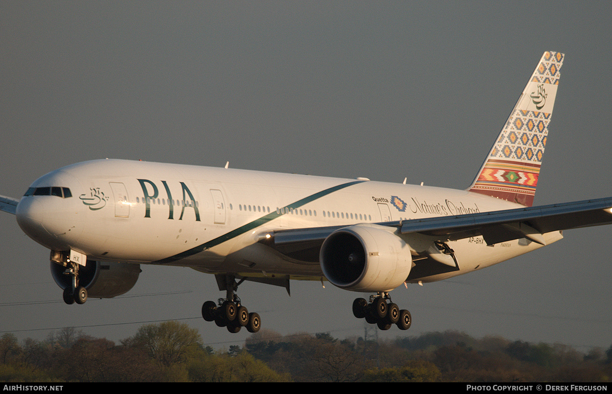 Aircraft Photo of AP-BHX | Boeing 777-240/ER | Pakistan International Airlines - PIA | AirHistory.net #663540