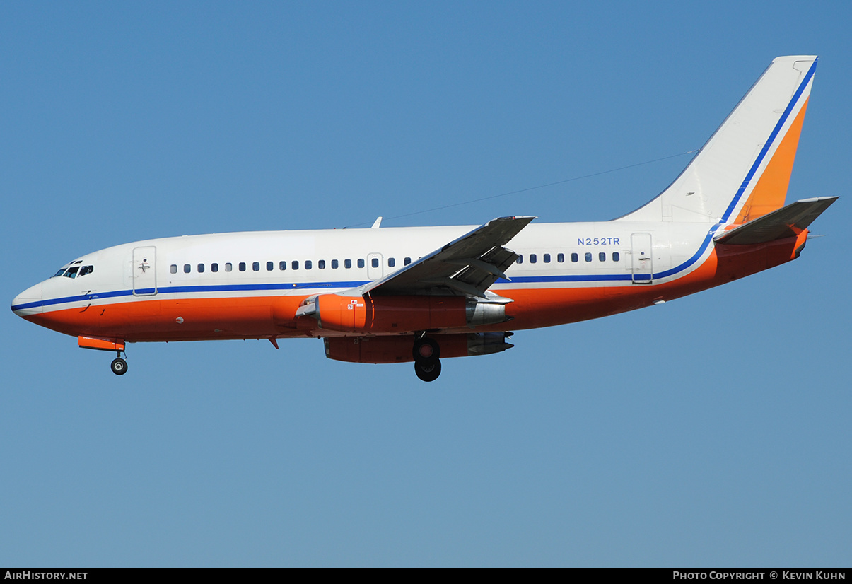 Aircraft Photo of N252TR | Boeing 737-228/Adv | AirHistory.net #663581