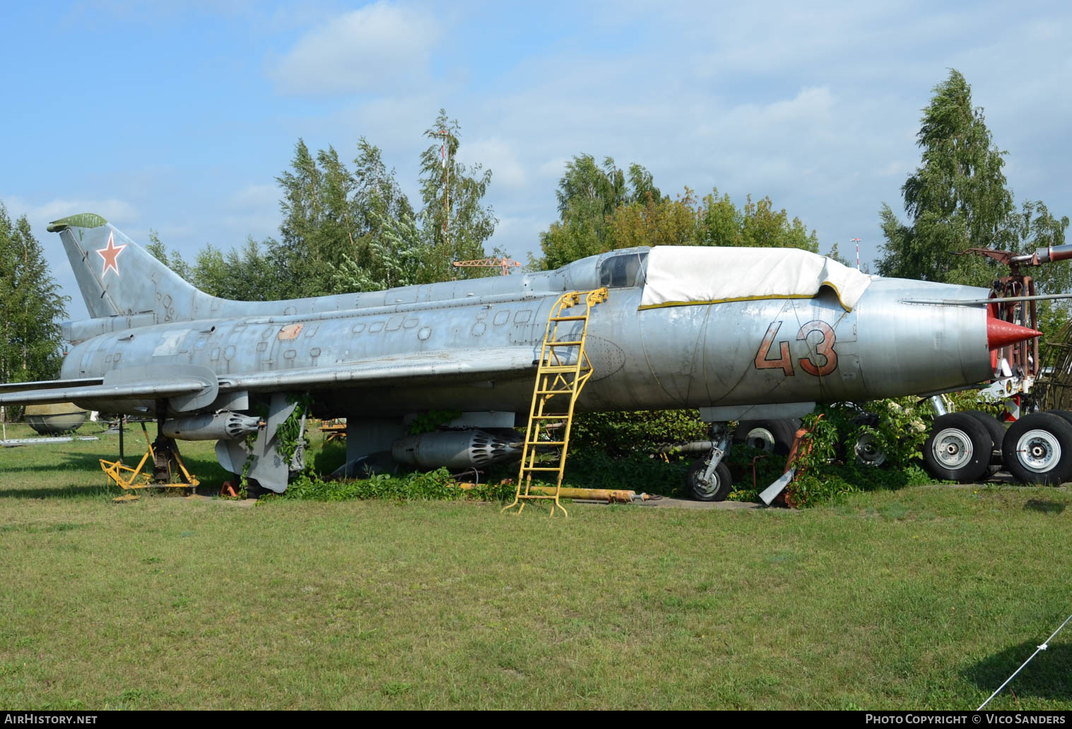 Aircraft Photo of 43 red | Sukhoi Su-7UM | Soviet Union - Air Force | AirHistory.net #663610