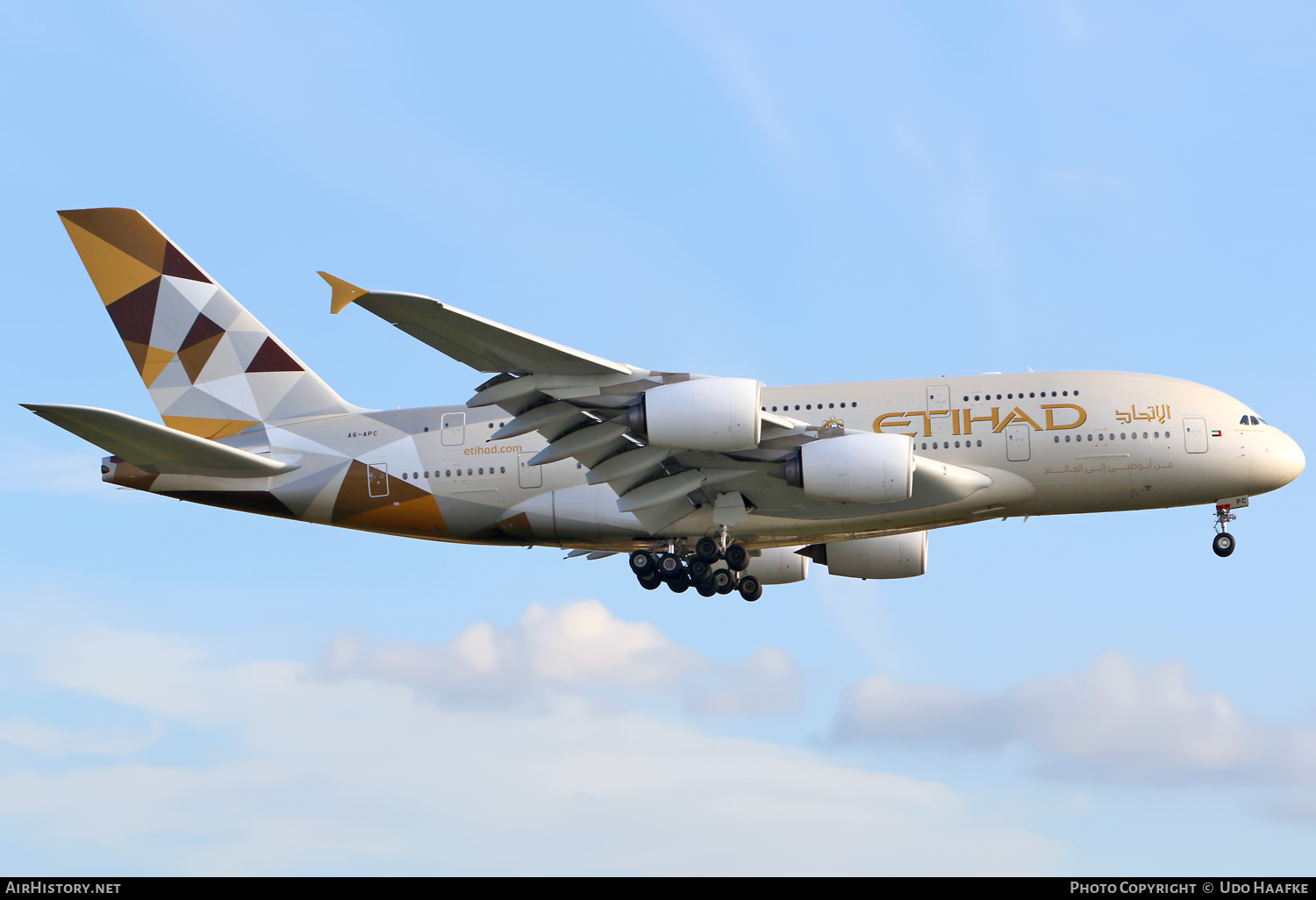 Aircraft Photo of A6-APC | Airbus A380-861 | Etihad Airways | AirHistory.net #663642