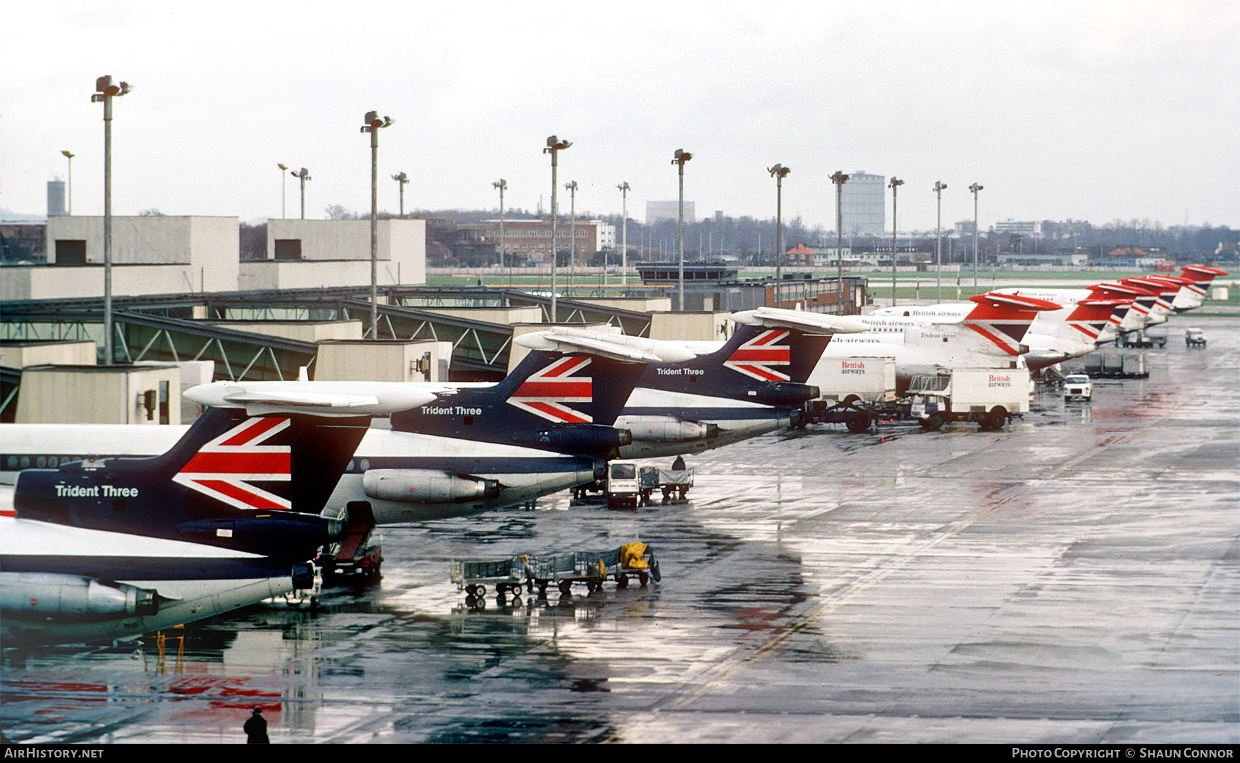 Airport photo of London - Heathrow (EGLL / LHR) in England, United Kingdom | AirHistory.net #663700