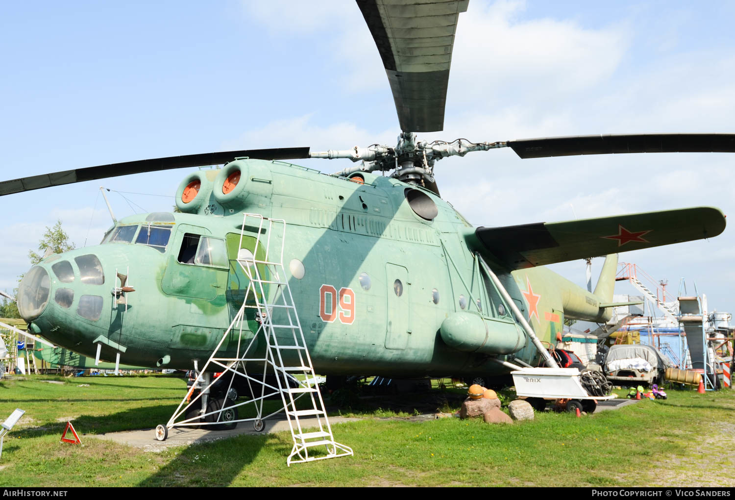 Aircraft Photo of 09 red | Mil Mi-6A | Soviet Union - Air Force | AirHistory.net #663713