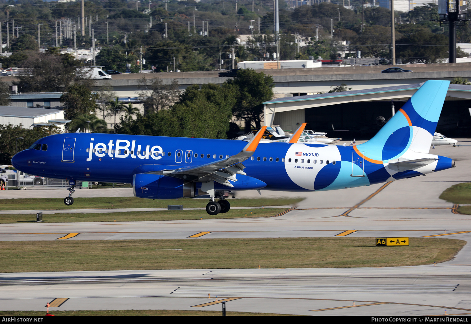 Aircraft Photo of N821JB | Airbus A320-232 | JetBlue Airways | AirHistory.net #663725