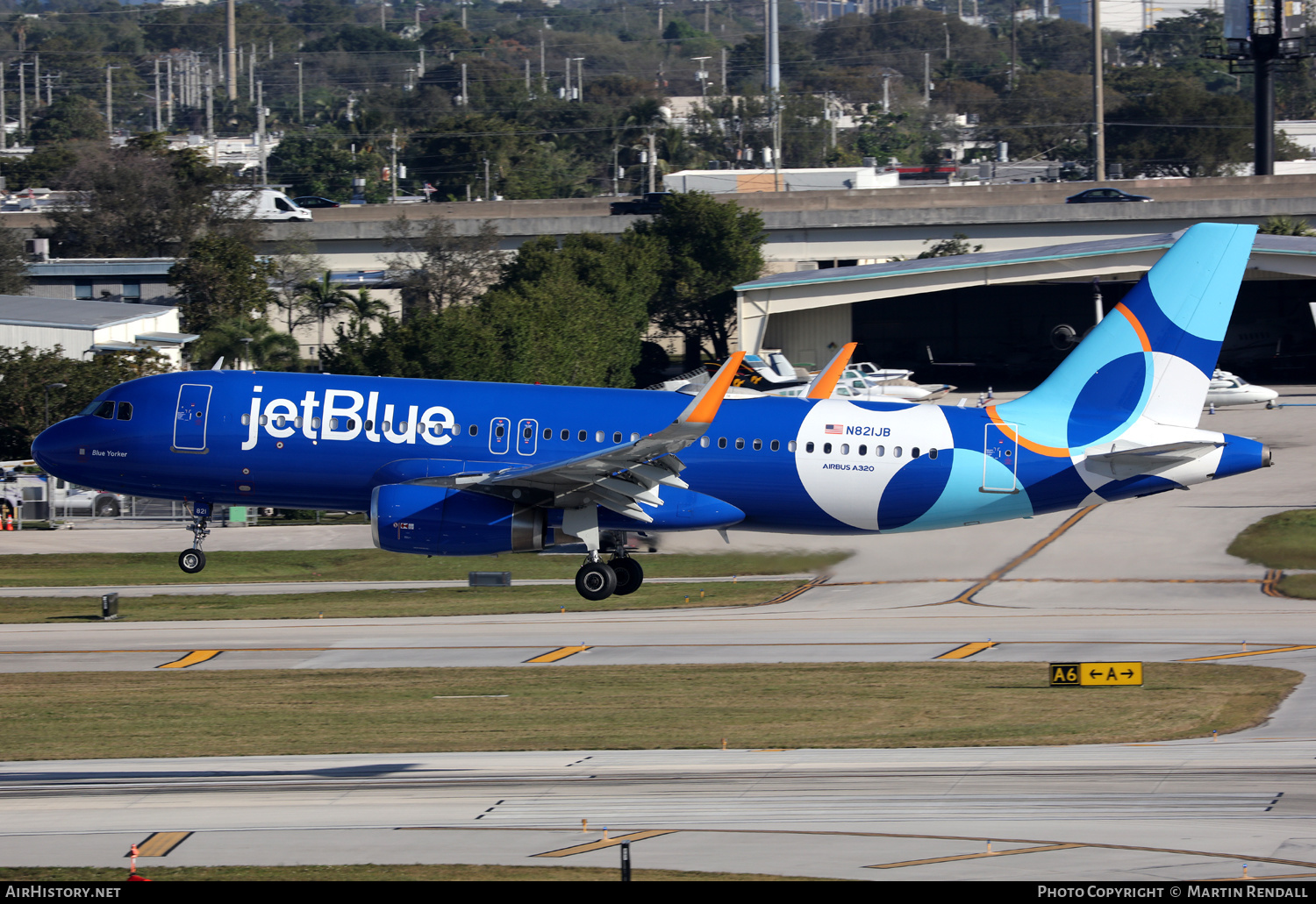 Aircraft Photo of N821JB | Airbus A320-232 | JetBlue Airways | AirHistory.net #663725