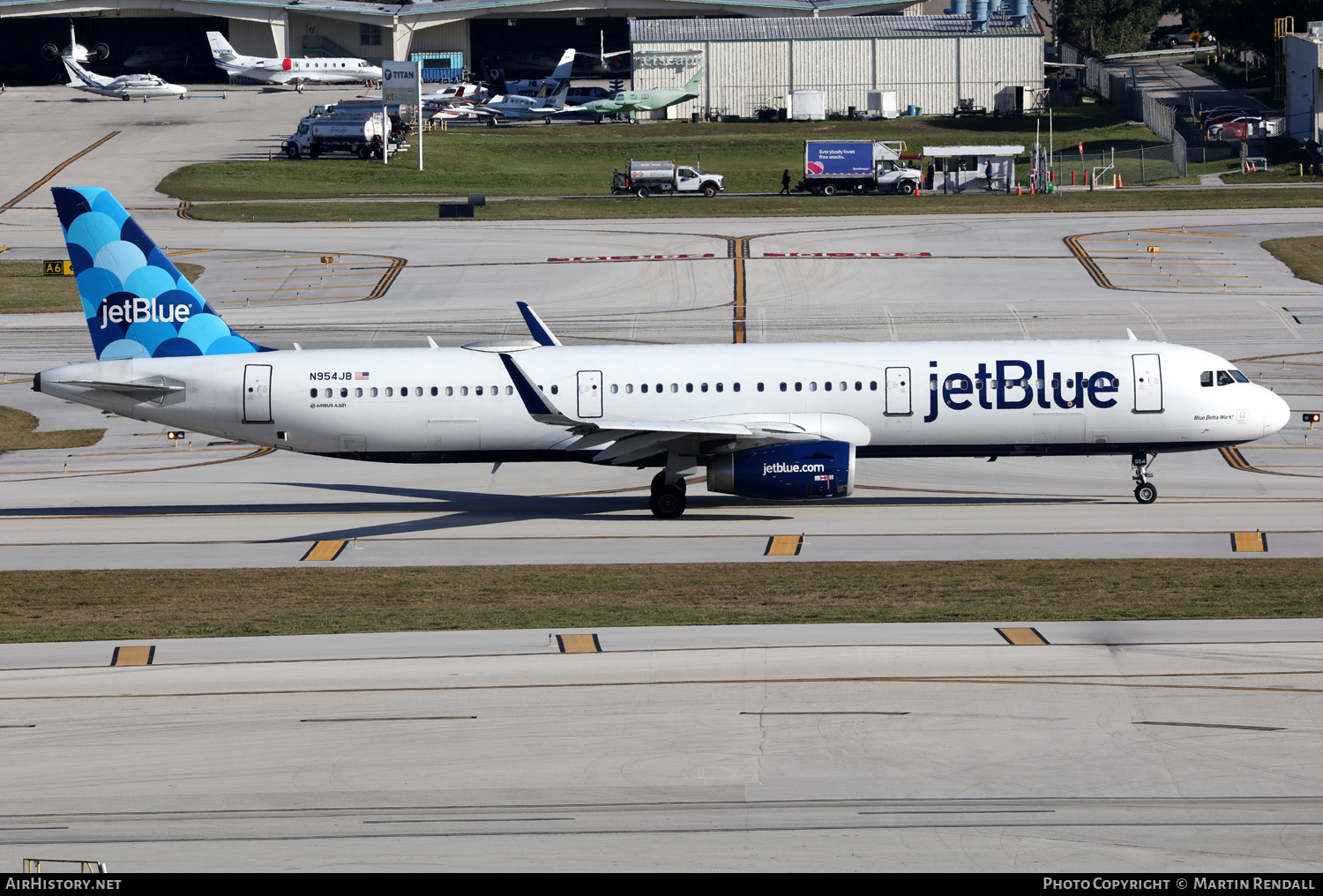 Aircraft Photo of N954JB | Airbus A321-231 | JetBlue Airways | AirHistory.net #663788