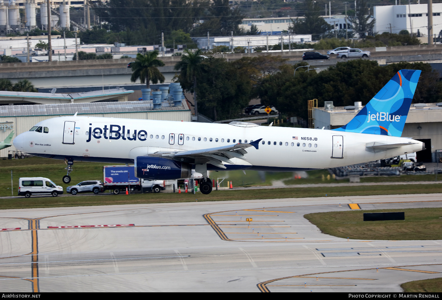 Aircraft Photo of N658JB | Airbus A320-232 | JetBlue Airways | AirHistory.net #663856
