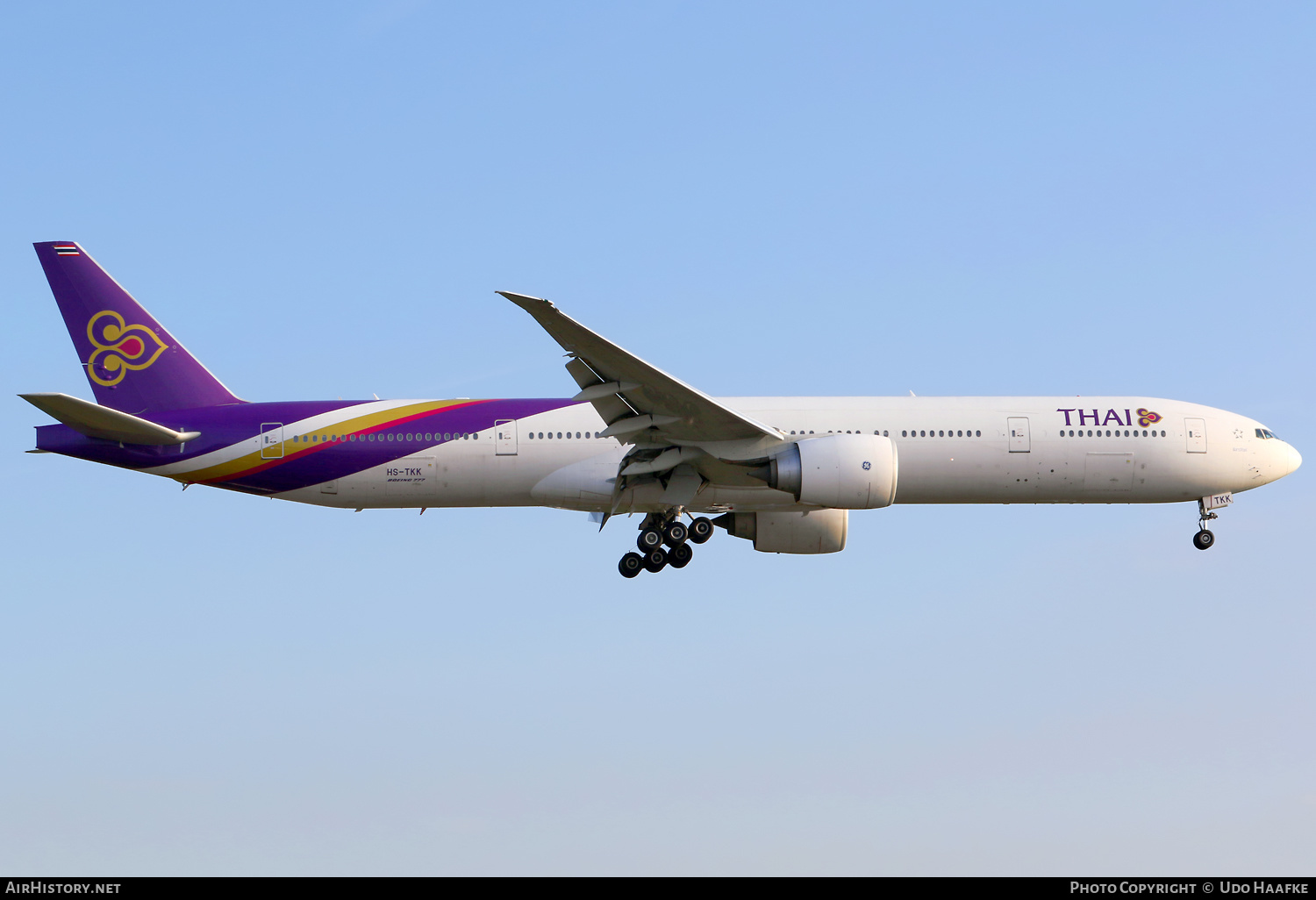Aircraft Photo of HS-TKK | Boeing 777-3AL/ER | Thai Airways International | AirHistory.net #663975