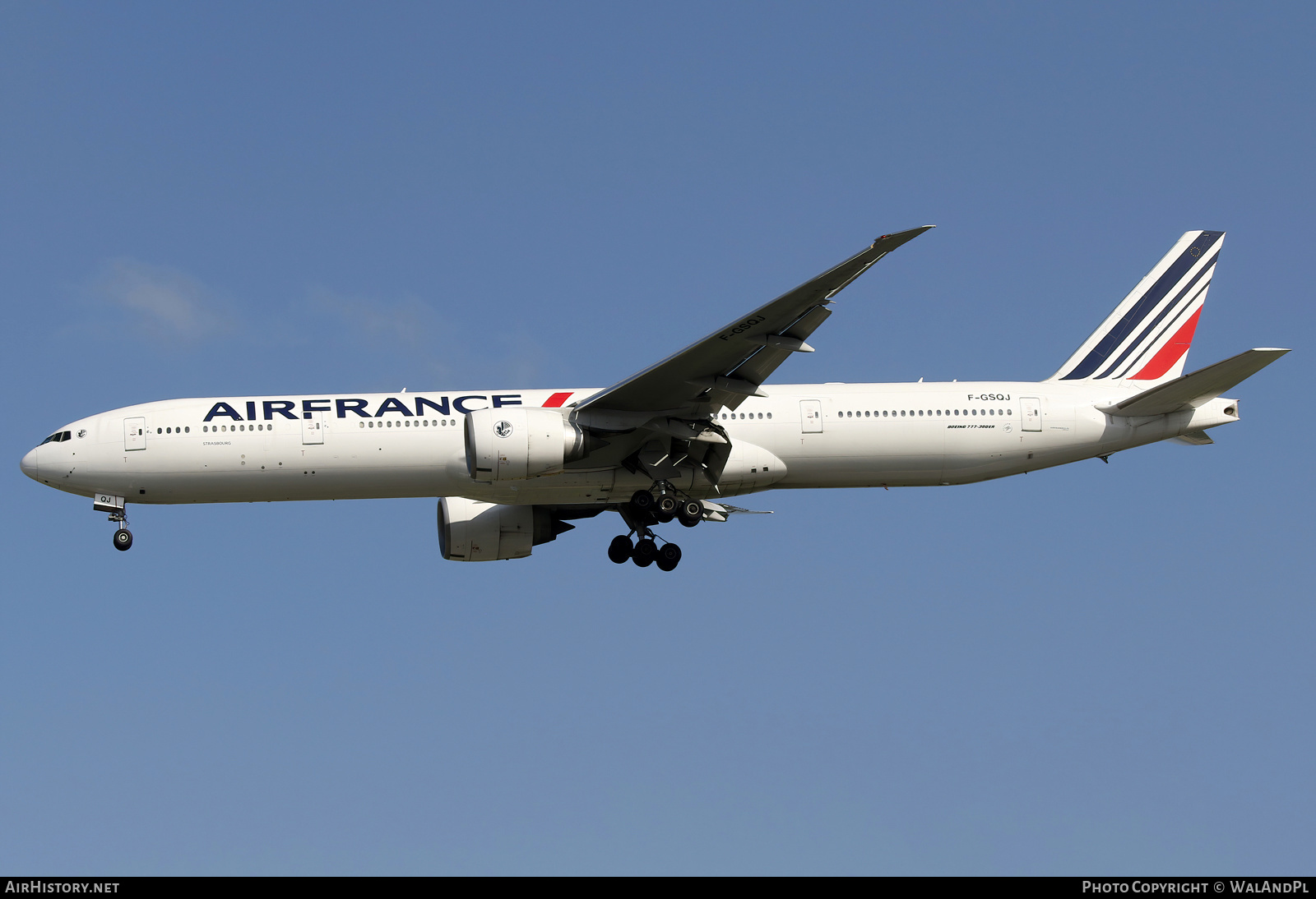 Aircraft Photo of F-GSQJ | Boeing 777-328/ER | Air France | AirHistory.net #664013