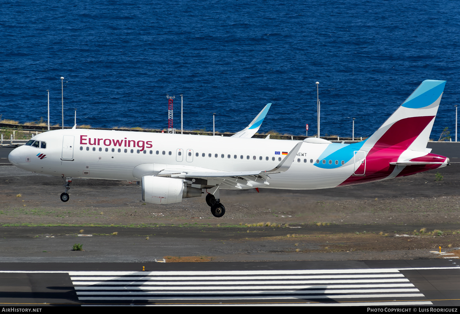 Aircraft Photo of D-AEWT | Airbus A320-214 | Eurowings | AirHistory.net #664015