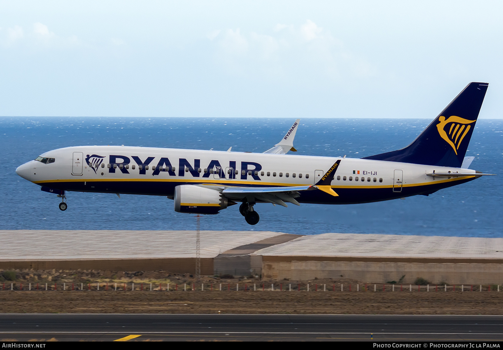 Aircraft Photo of EI-IJI | Boeing 737-8200 Max 200 | Ryanair | AirHistory.net #664035